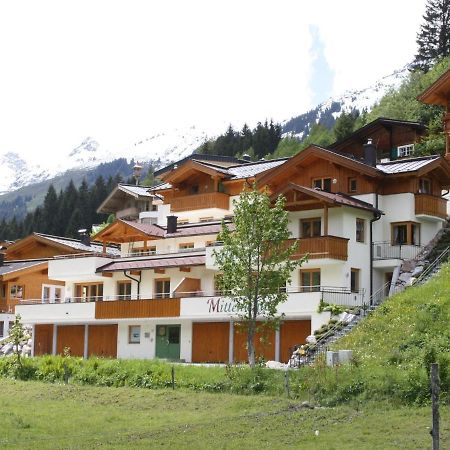 Large Chalet Apartment In Saalbach Hinterglemm Exterior foto