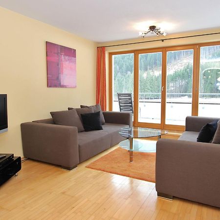 Large Chalet Apartment In Saalbach Hinterglemm Exterior foto