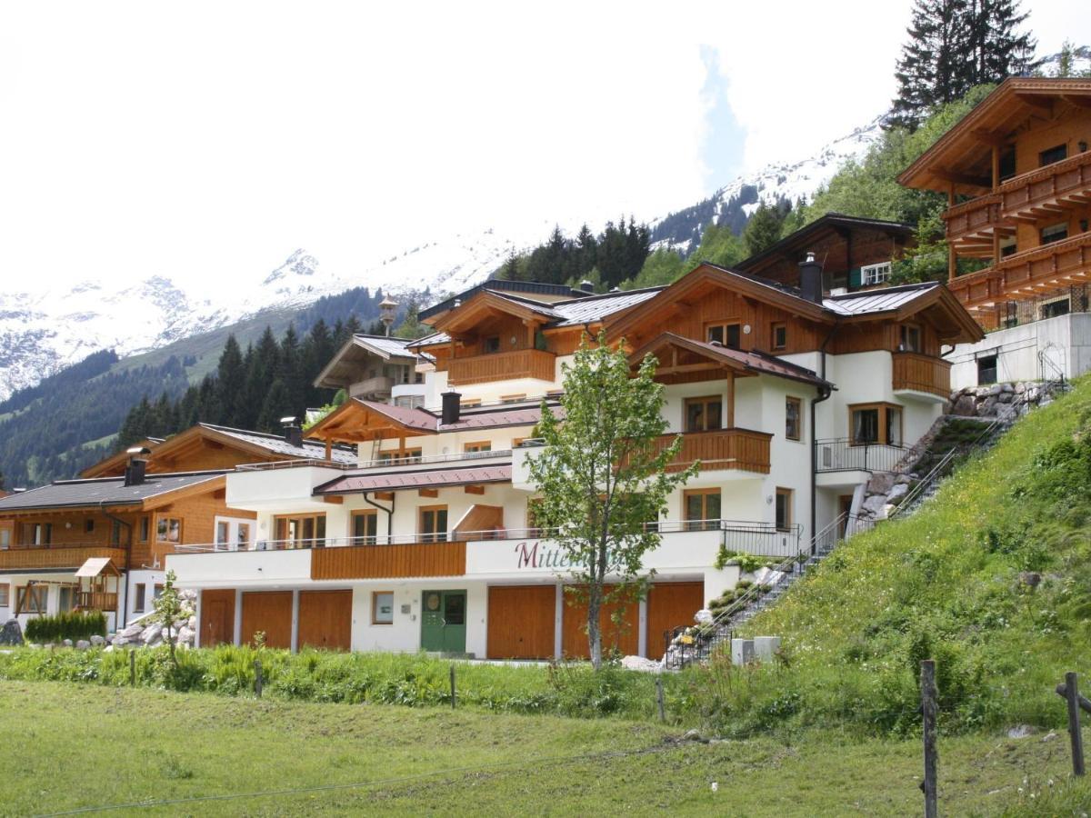 Large Chalet Apartment In Saalbach Hinterglemm Exterior foto