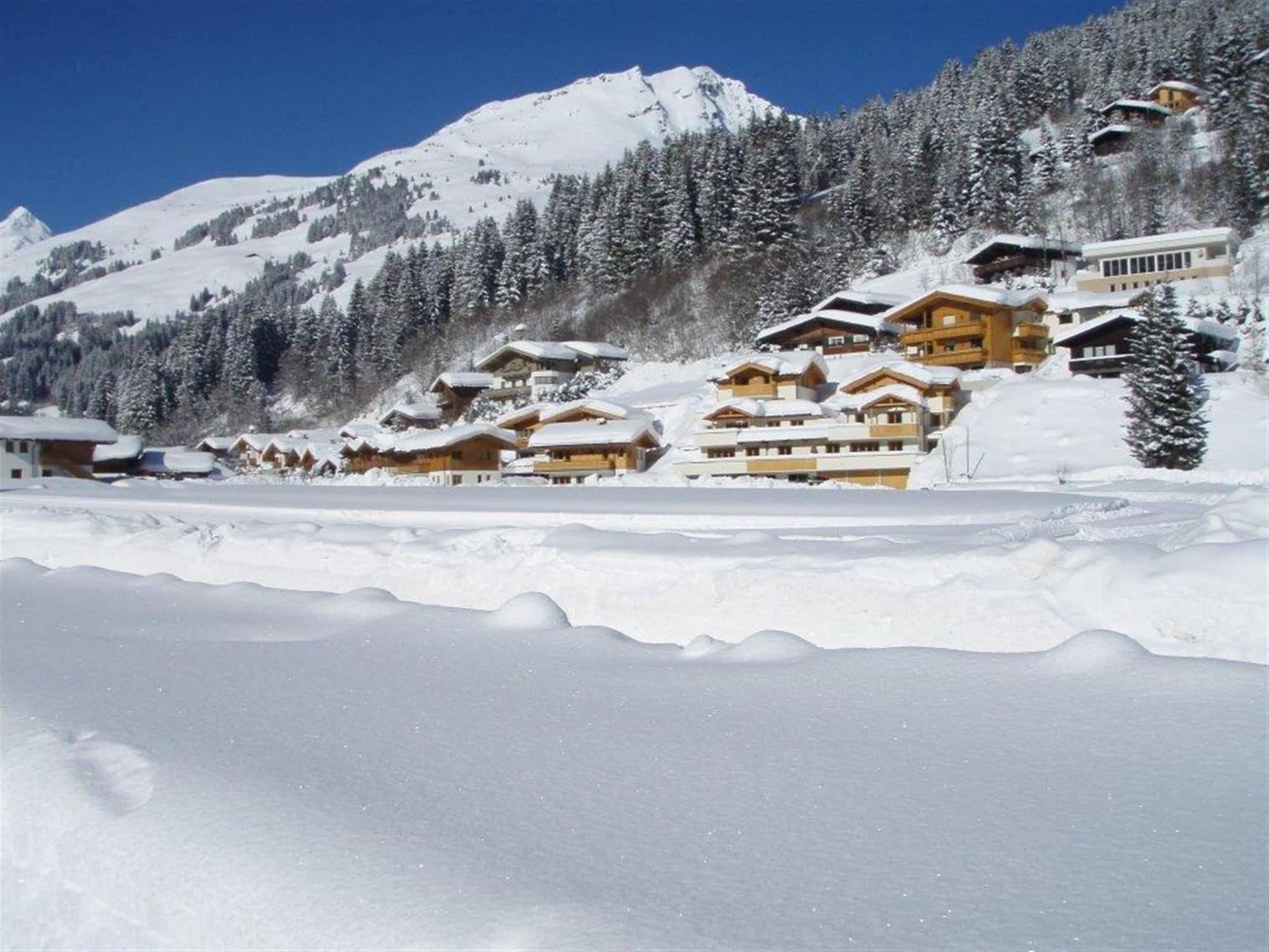Large Chalet Apartment In Saalbach Hinterglemm Exterior foto
